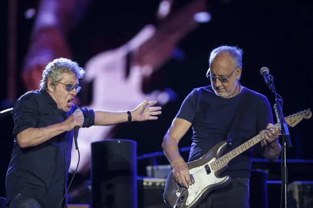 Roger Daltrey y Pete Townshend, de The Who, durante su concierto en Río el sábado 23