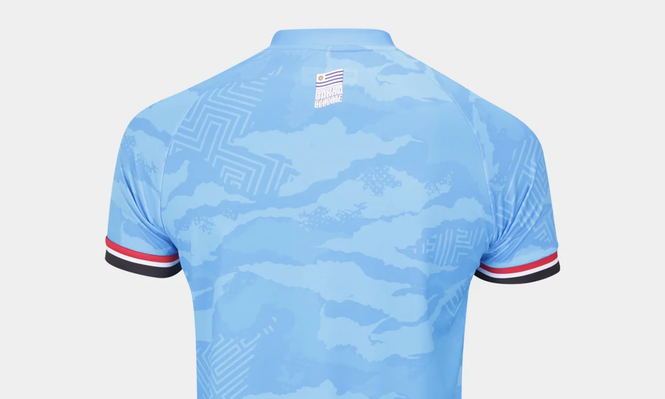 Uno de los clubes grandes de Brasil lanzó a la venta camisetas de color celeste en honor a los guerreros uruguayos