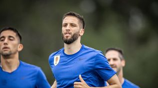 Kike Olivera y Rodrigo Bentancur en la selección uruguaya