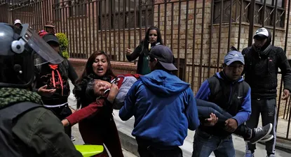 dos muertos en bolivia en choques entre partidarios de morales y mesa