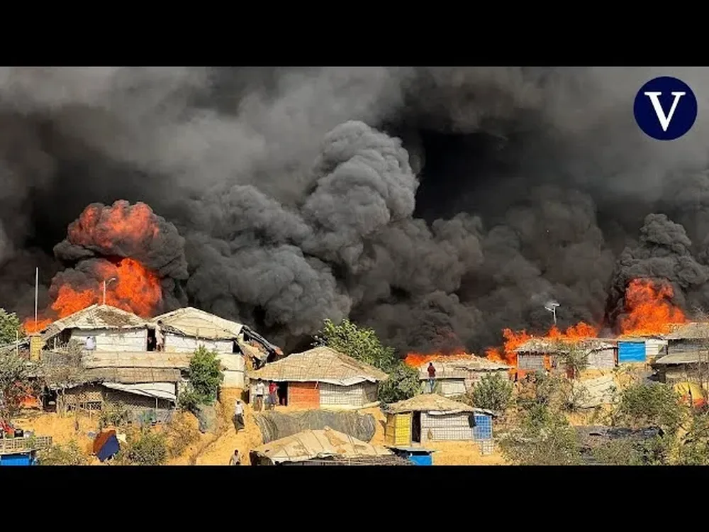 Las llamas destruyeron la serie de refugios de bambú y lona del campamento ubicado en el sureste del país durante la madrugada de este domingo.