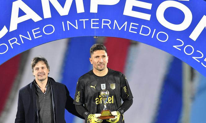 ¿Se va Martín Campaña de Peñarol? Mirá lo que dijo el golero tras su gran clásico ante Nacional por la final del Torneo Intermedio