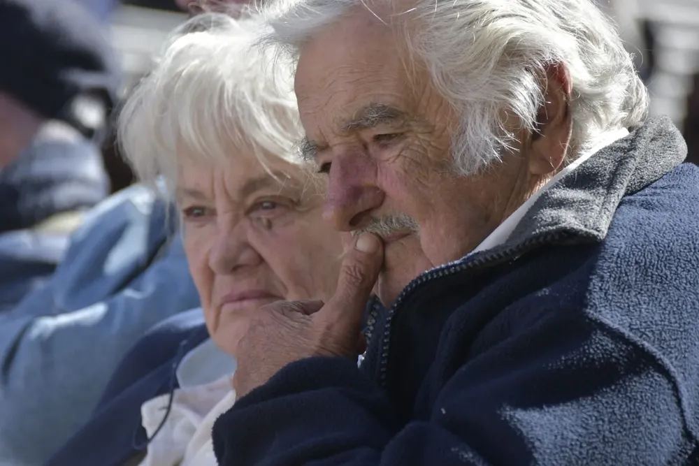 El expresidente José Mujica, junto a la exvicepresidenta Lucía Topolansky