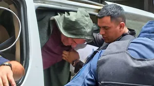 Alejandro Astesiano, excustodio del presidente Lacalle Pou, en un traslado a Fiscalía