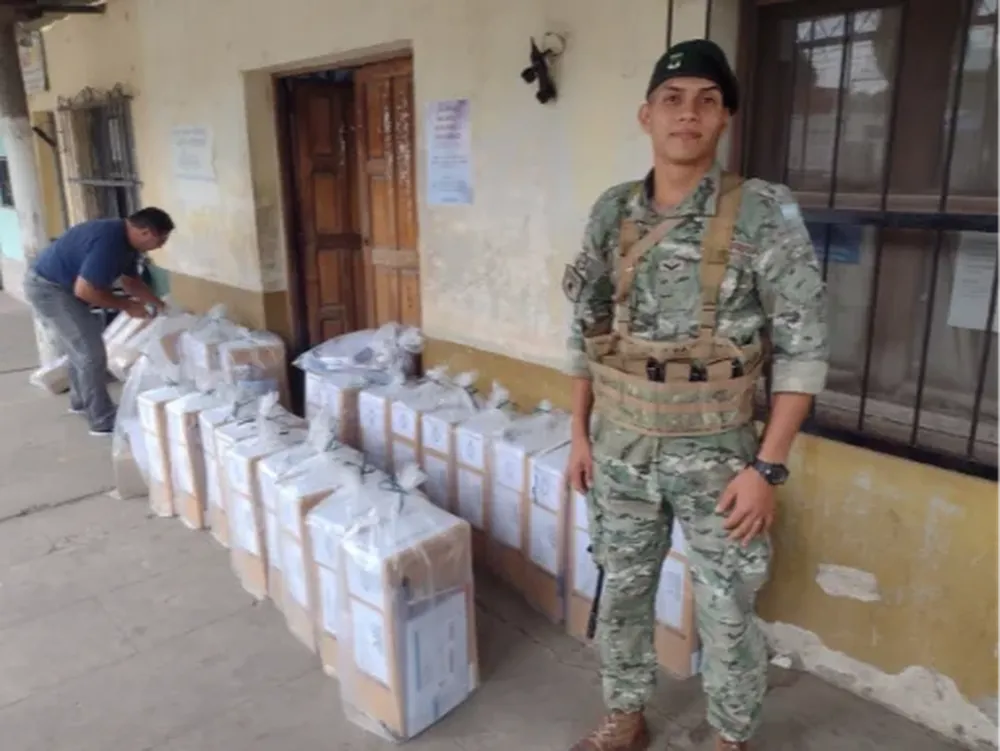 El despliegue de las fuerzas de seguridad para la custodia de las urnas