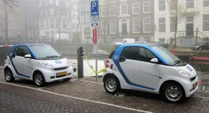 Fabricantes de vehículos eléctricos enfrentan caída de demanda mundial