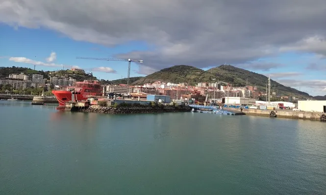 Nubes sobre Santurtzi (Bizkaia).