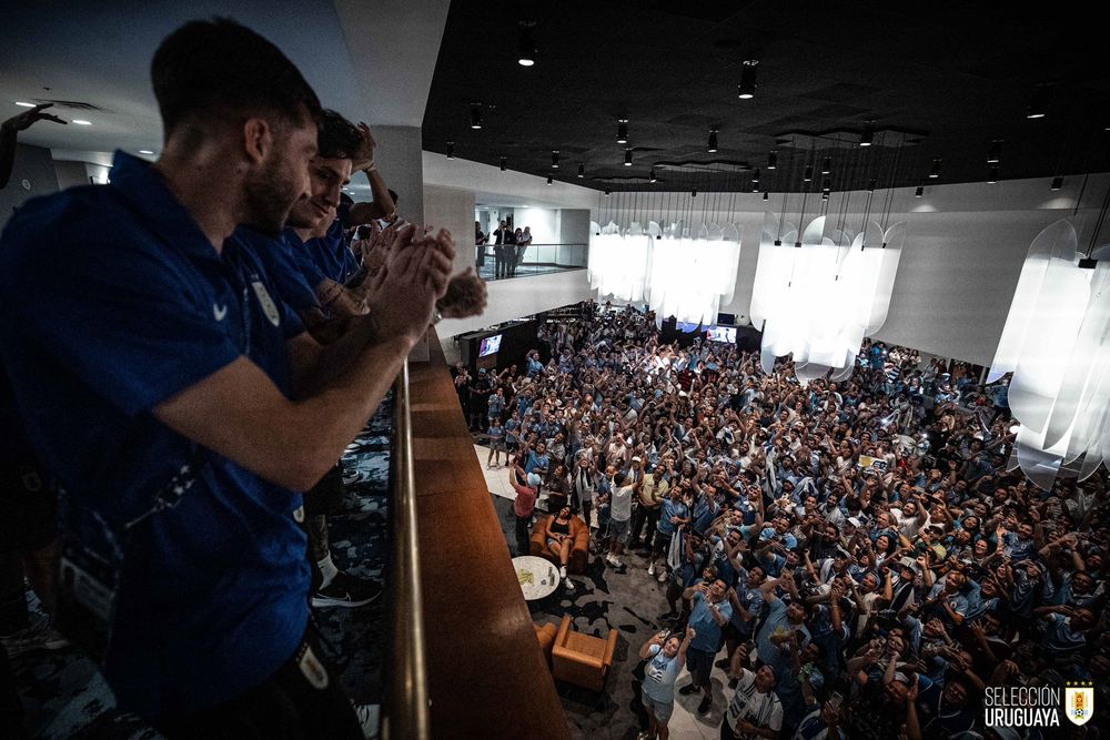 Festejo de la selección de Uruguay con sus hinchas en Las Vegas