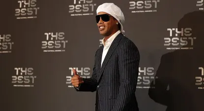 Ronaldinho con su look