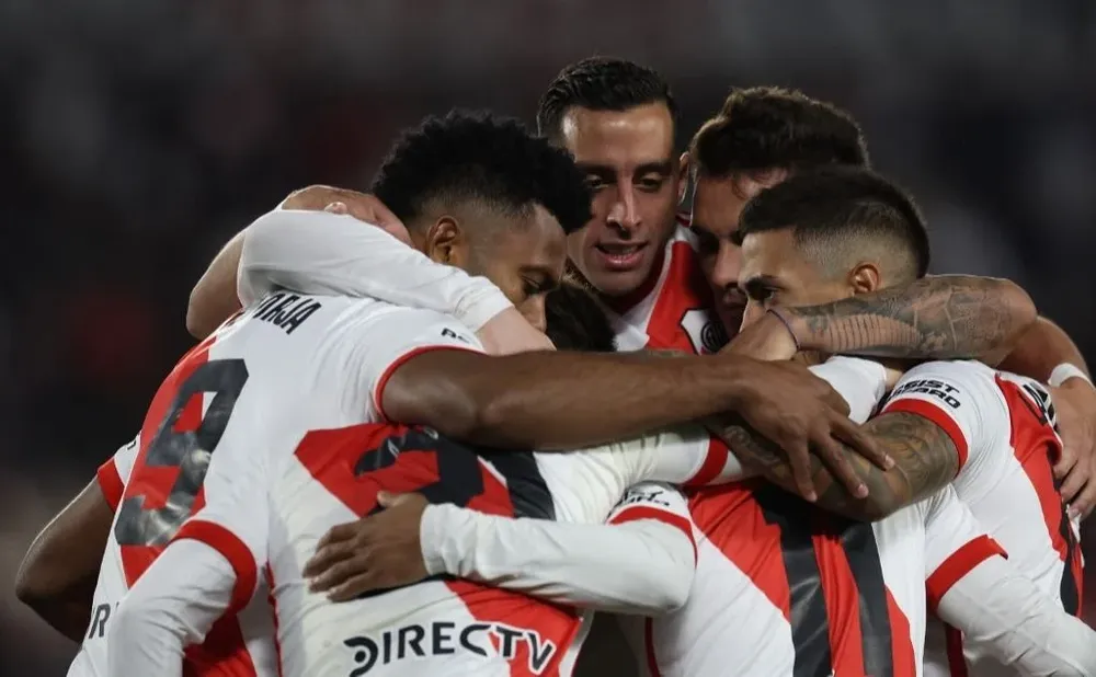 River goleó a Barracas Central por 5 a 1