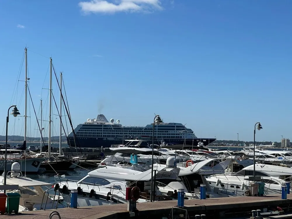 El barco llega desde Río de Janeiro y tiene 564 pasajeros a bordo