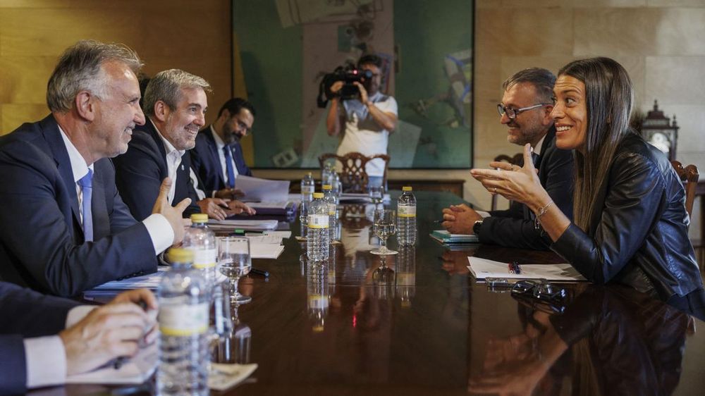 Ángel Víctor Torres negocia con Junts traspado de competencias en materia de migración