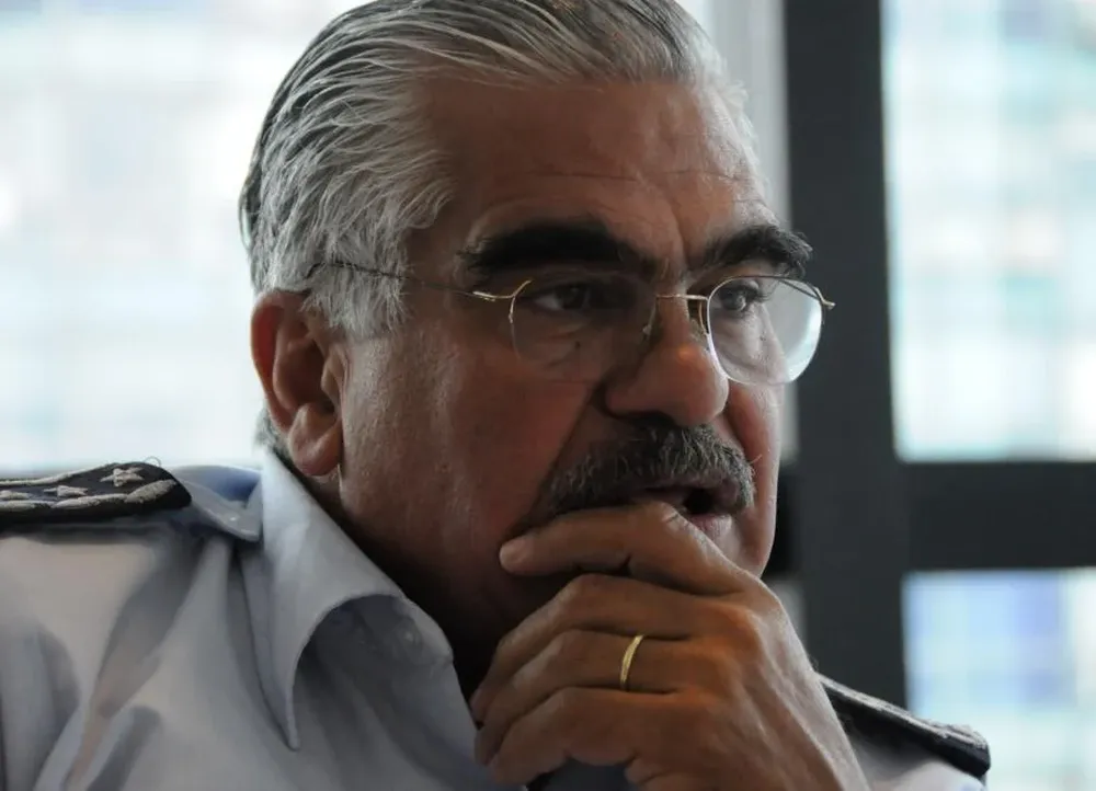 Bonilla impulsa el movimiento a la interna de las FFAA