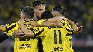 ¿A qué hora juegan este domingo y dónde ver Peñarol vs Fénix por la última fecha del Torneo Clausura?