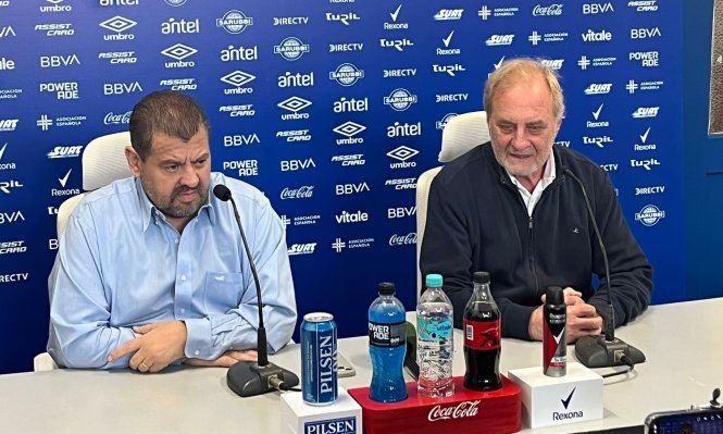 Flavio Perchman y Ricardo Vairo en la conferencia de prensa de Nacional