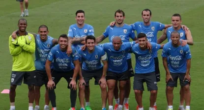 El equipo ganador del picado con Rolan de golero