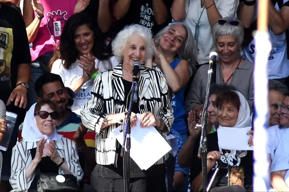 Estela de Carlotto dijo que Milei es un extraño personaje: Hagamos algo para que cambie o que se vaya rápido”