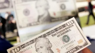 El dólar bajó 0,4%