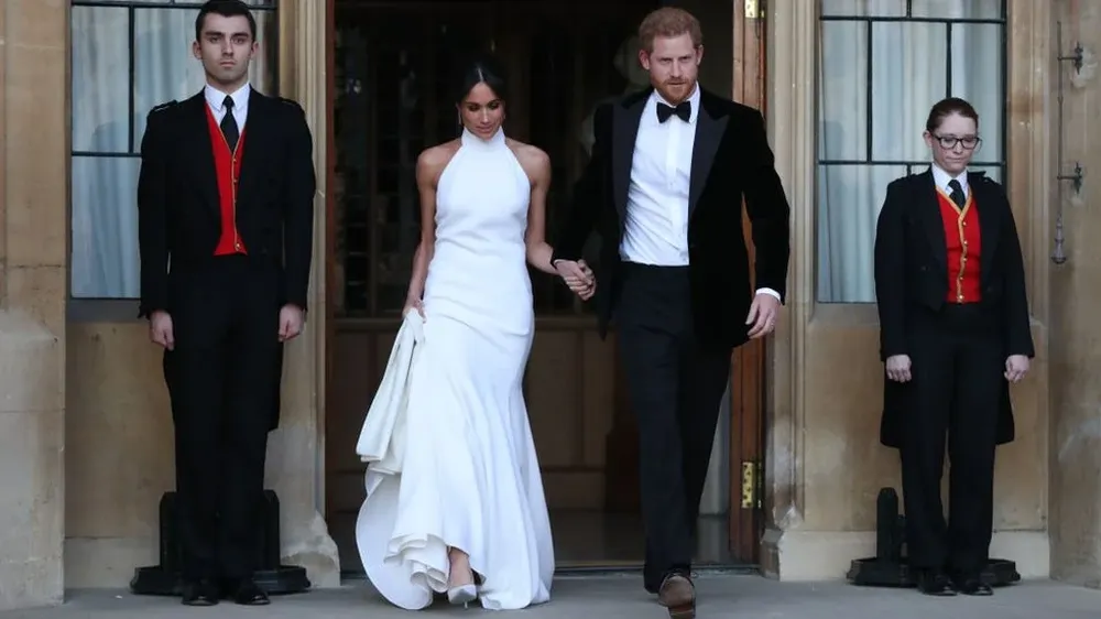Los nuevos duques de Sussex asistieron al final del día a una recepción privada con solo 200 invitados.