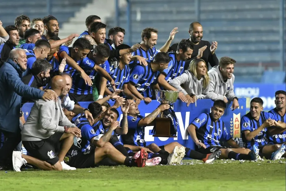 Liverpool se florieó en el Parque