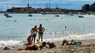 Budva es un destino turístico popular en la costa del Adriático.