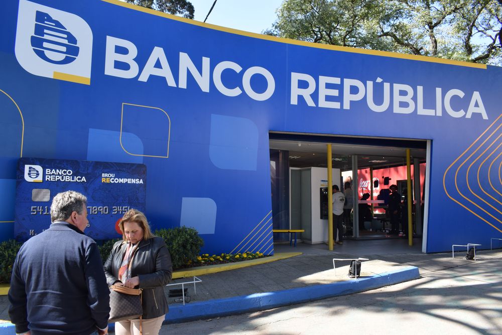 Stand del BROU en la Expo Rural Prado 2024.