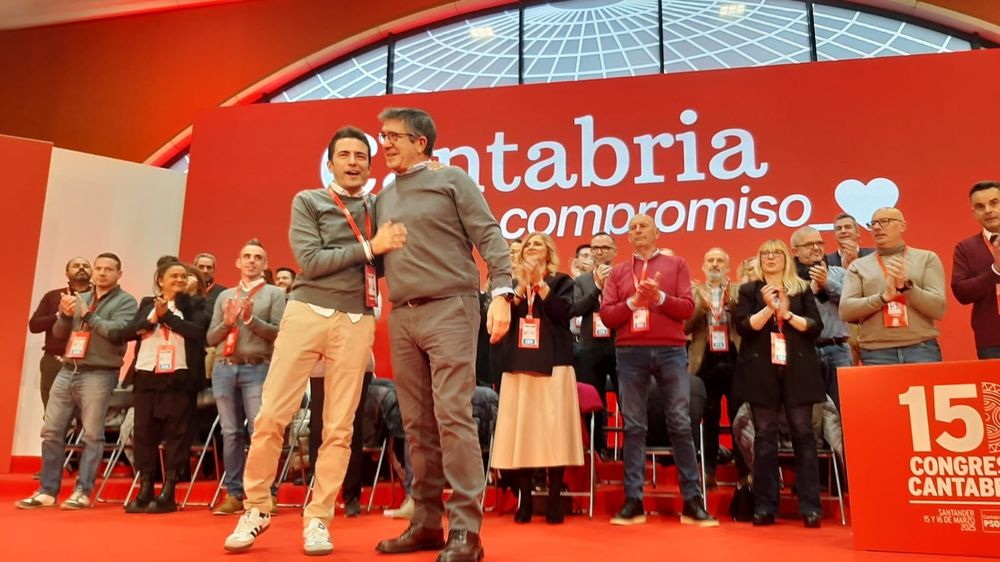 EuropaPress_6581651_patxi_lopez_pedro_casares_congreso_psoe_cantabria.jpg