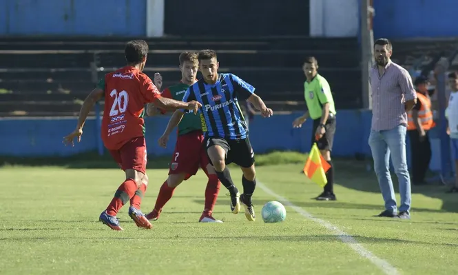 Mathías Pintos, un lateral para la Tercera de Peñarol