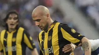 La vida privada del zaguero, la ex esposa y su compañero en Peñarol