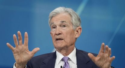 La Fed de EEUU bajó las tasas y avisó que lo hará dos veces más: cómo afecta al crédito, depósitos e hipotecas