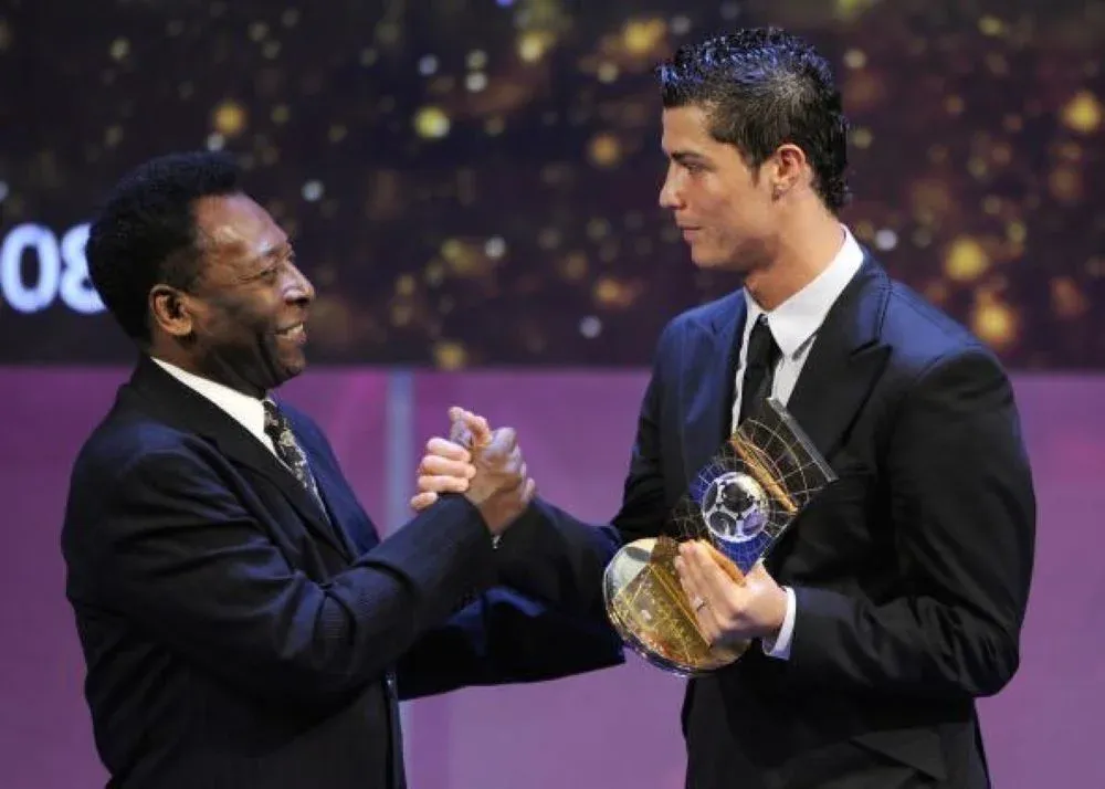 Pelé saluda a Cristiano Ronaldo