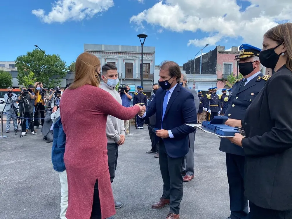 Lacalle Pou participó del homenaje a los policías caídos en funciones