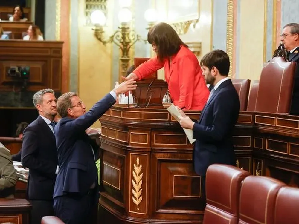 El líder del PP, Alberto Núñez Feijóo, durante la sesión constitutiva de las Cortes