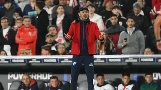 Recoba dando indicaciones