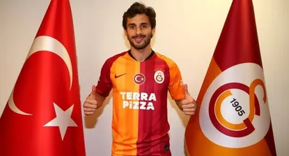 Saracchi, el nuevo compañero de Muslera, fue presentado en Galatasaray