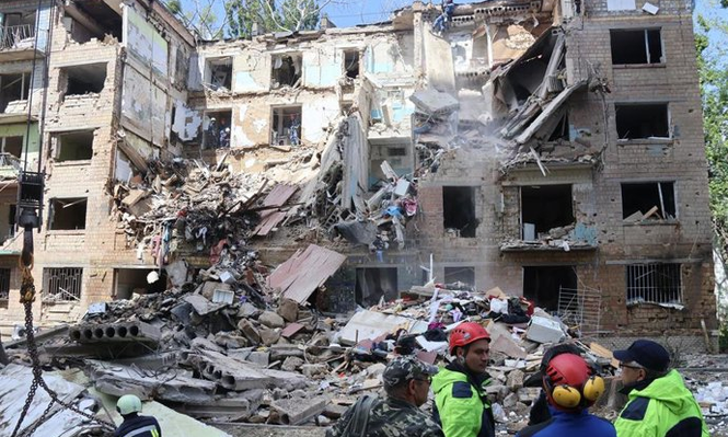 Edificios destrozados por el ataque ruso durante la madrugada en Kiev.