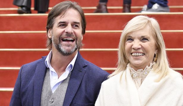 El presidente Luis Lacalle Pou y la vicepresidenta Beatriz Argimón fueron a ver el show de Jaime Roos en el Auditorio Nacional del Sodre