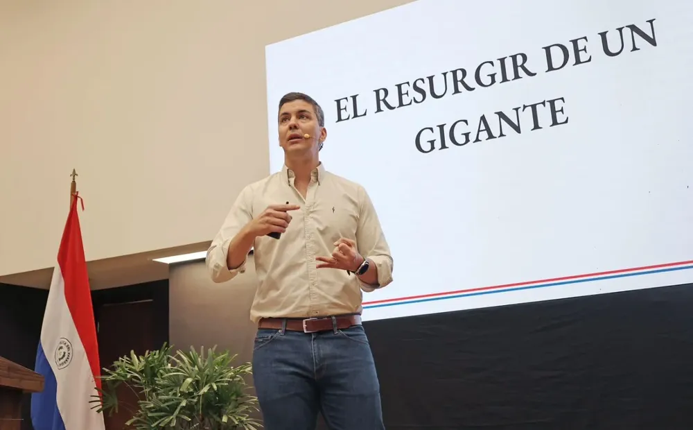 “Las conversaciones llevan años y llegamos a un punto que tenemos que tomar una decisión”, dijo Santiago Peña.