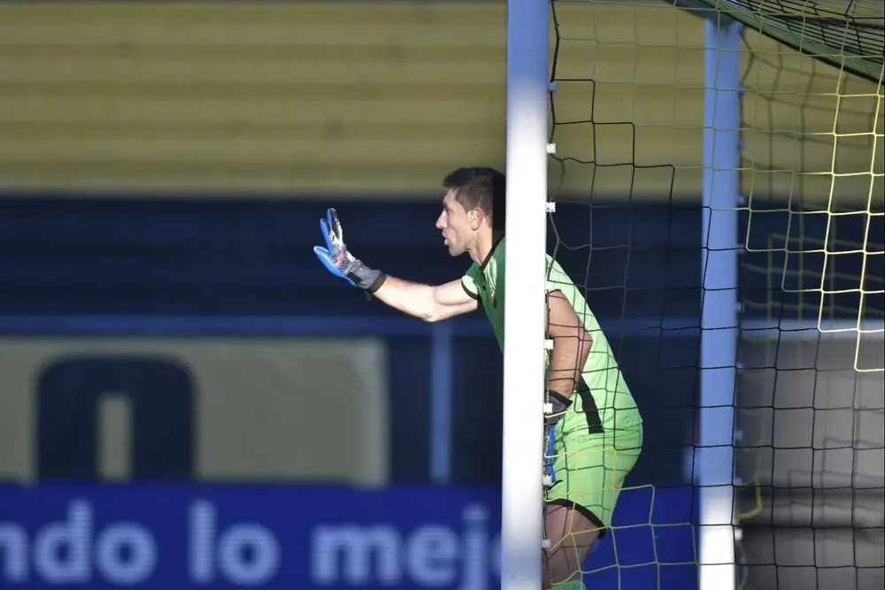 Danilo Lerda armó la barrera, pero...