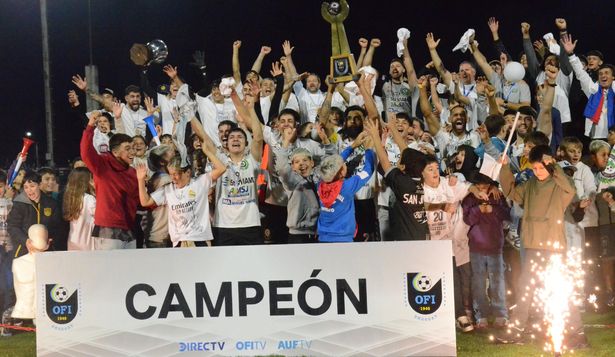 El seleccionado de San José festejó el título tras haber ganado la Copa Nacional de Selecciones de OFI ante Lavalleja