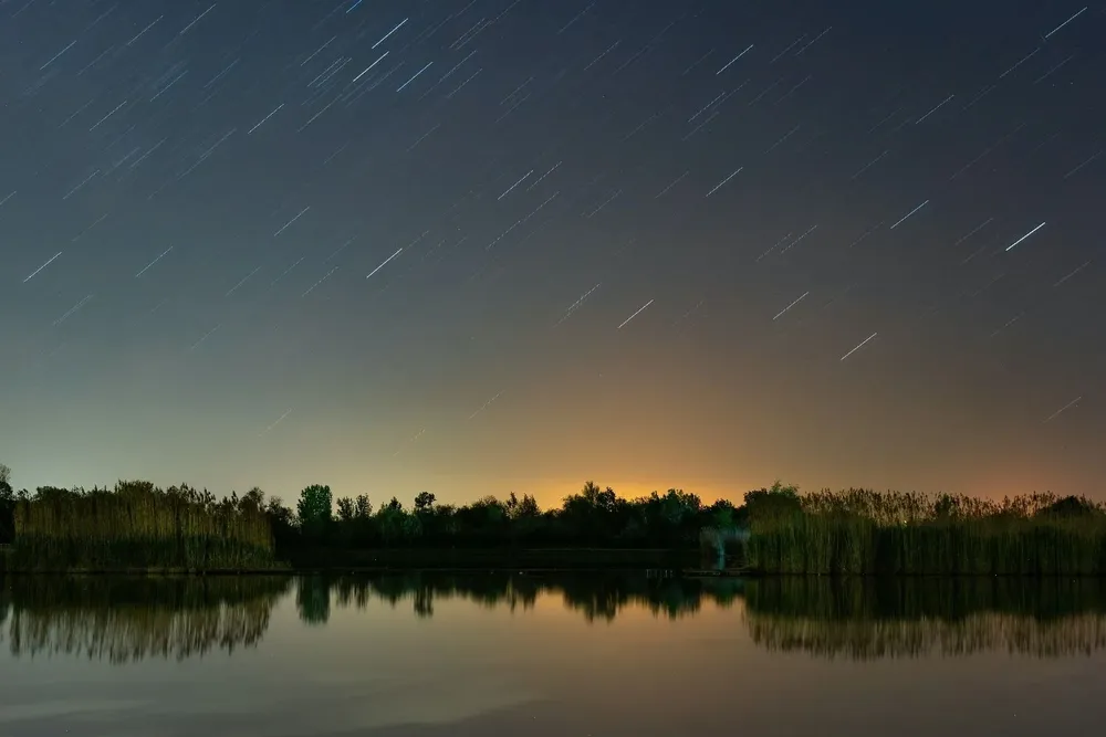 Foto de archivo de una lluvia de meteoros