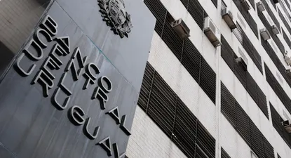 BCU libera dinero a bancos ante la desaceleración de la economía