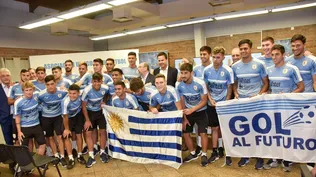 La nueva selección sub 20: aprender a ser Suárez y Cavani