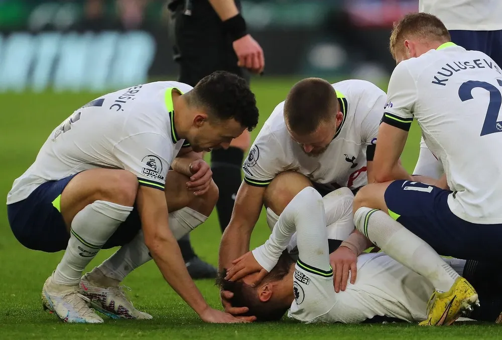 Rodrigo Bentancur y su dolor tras la lesión en una de sus rodillas