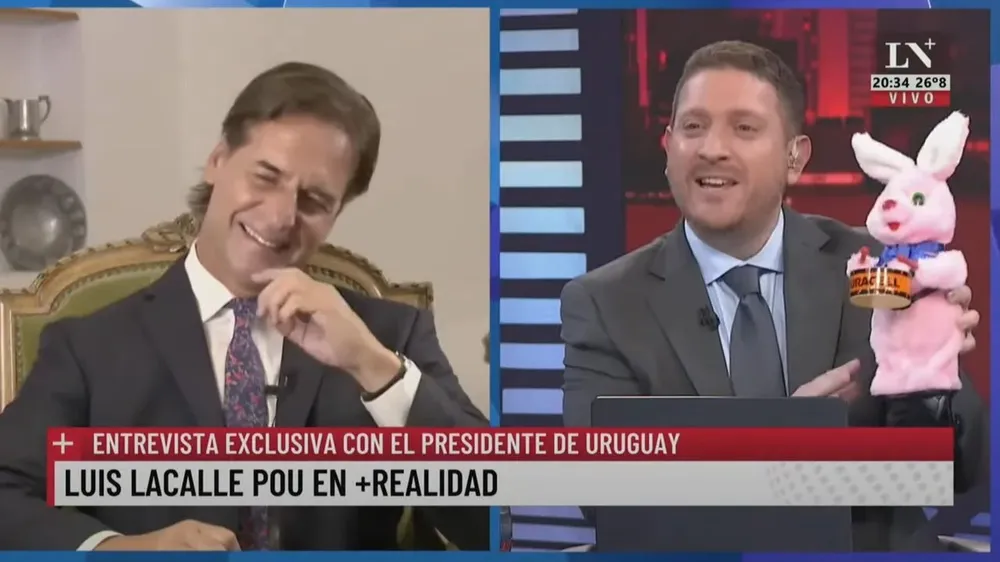 Captura de pantalla de la entrevista que Luis Lacalle Pou y el periodista argentino Jonatan Viale
