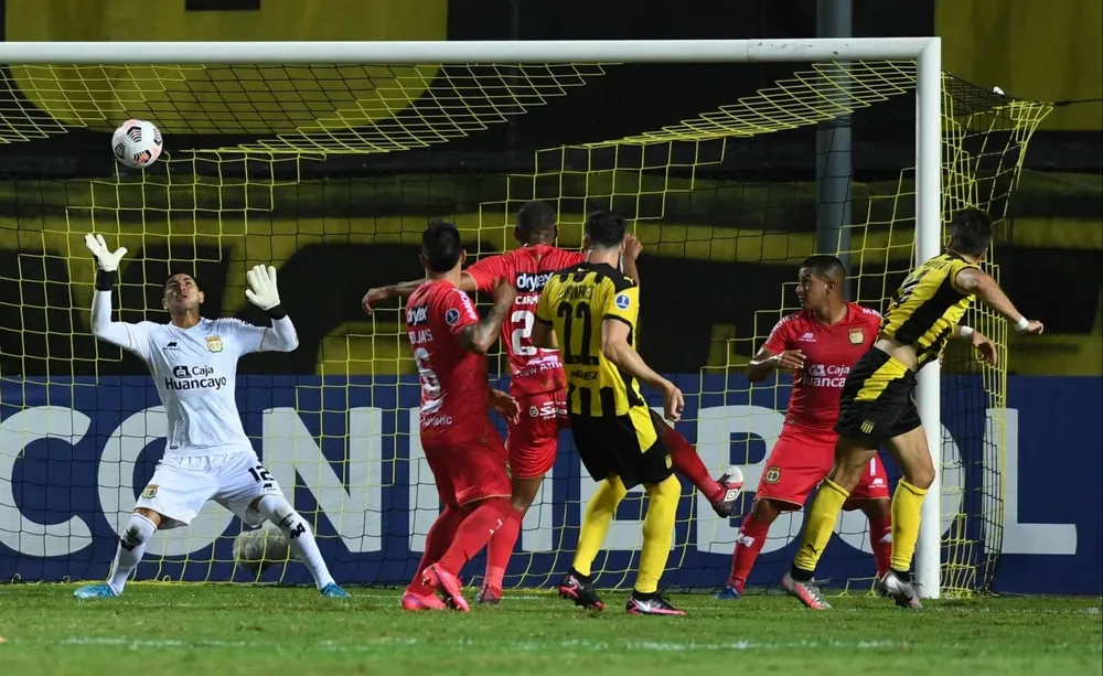 Kagelmacher, gol a Sport Huancayo de cabeza