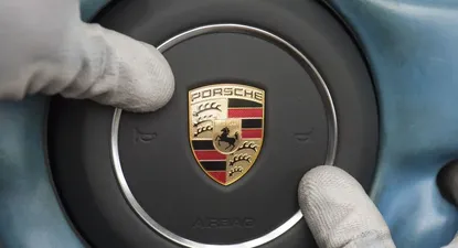 Aunque el primer automóvil de la marca se fabricó en 1948, la compañía que lo fabricó se creó 17 años antes