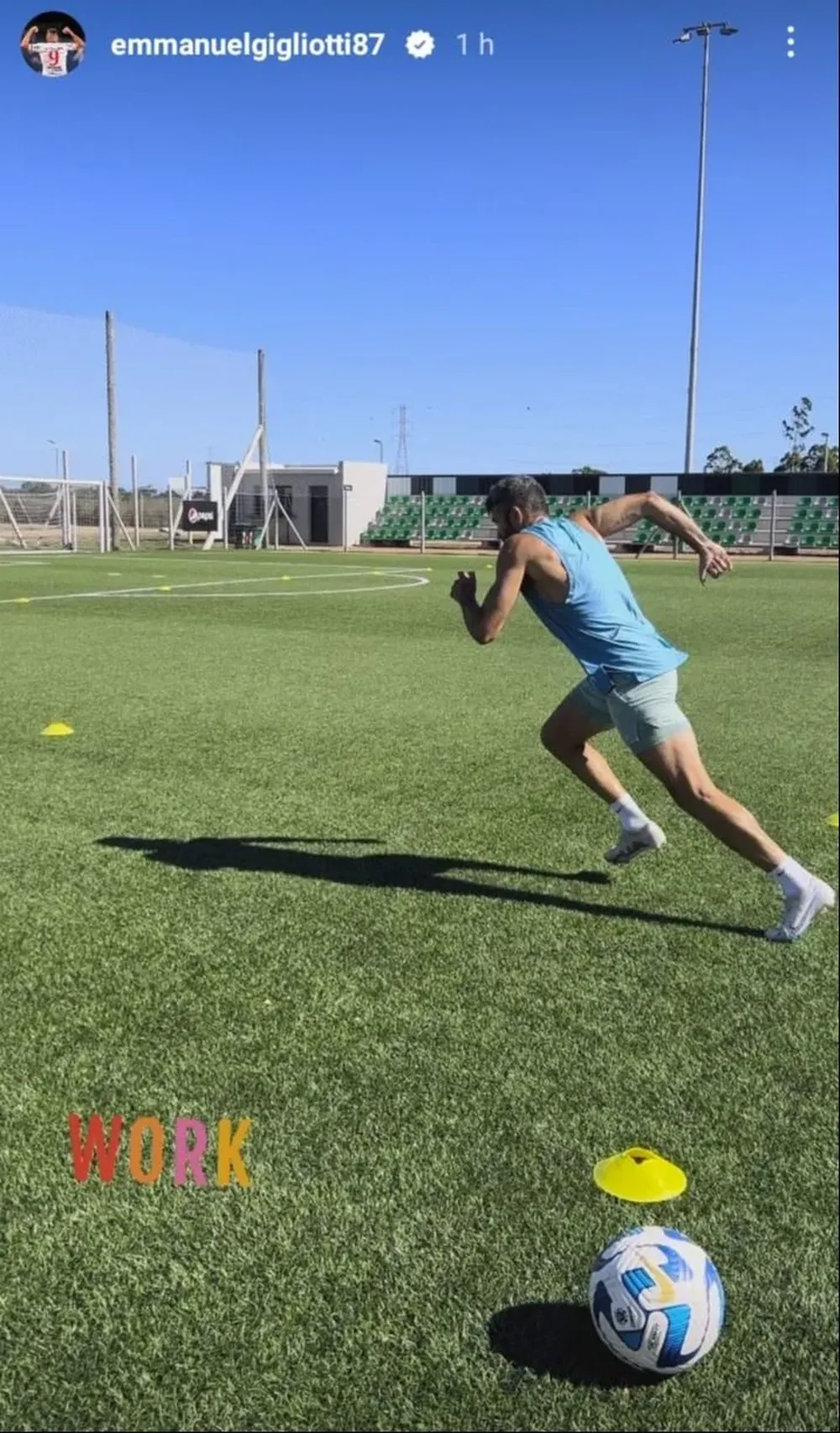 Emmanuel Gigliotti en el Complejo Deportivo Luis Suárez