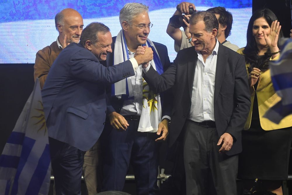 Guido Manini Ríos en acto de campaña de Álvaro Delgado