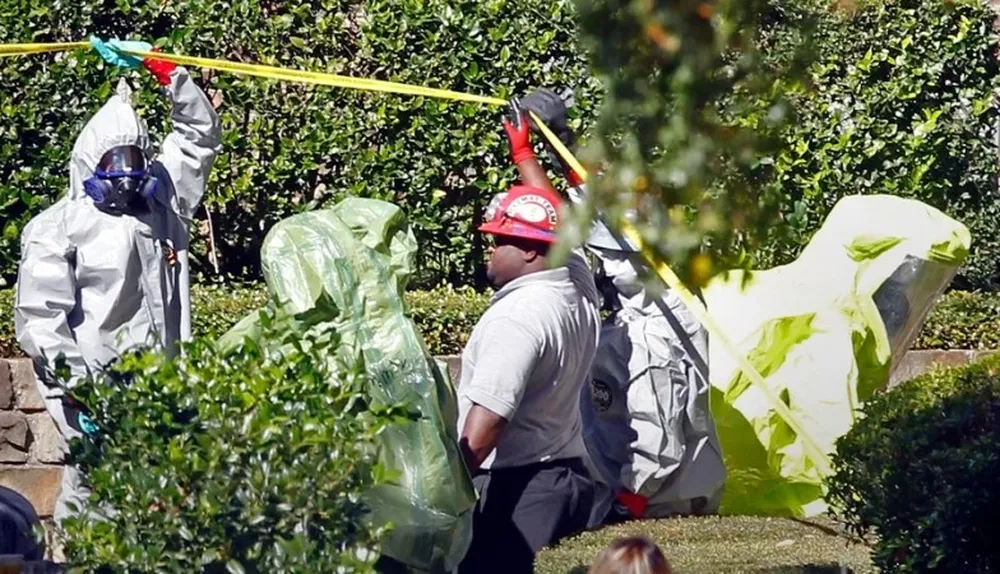 Las precauciones contra el ébola crecen en todo el mundo.